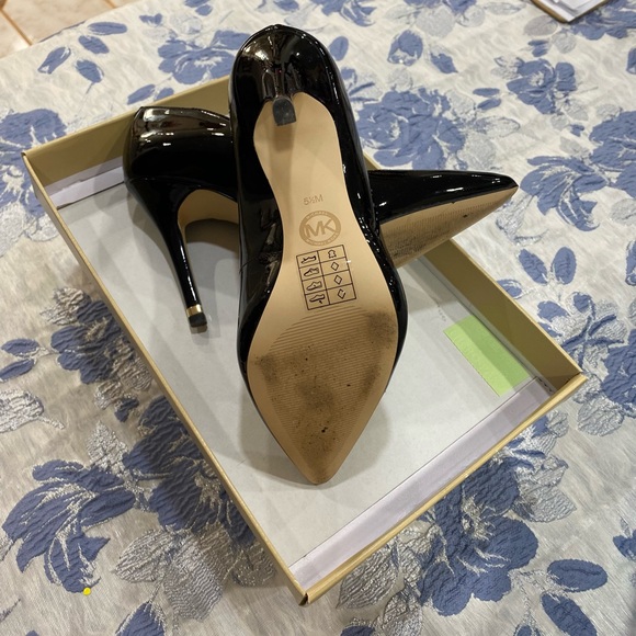 Black Patent Michael Kors Heels - Size 5.5 - Picture 3 of 5